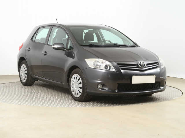 Toyota Auris 2010
