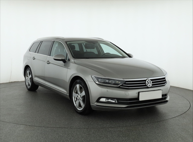 Volkswagen Passat, 2015