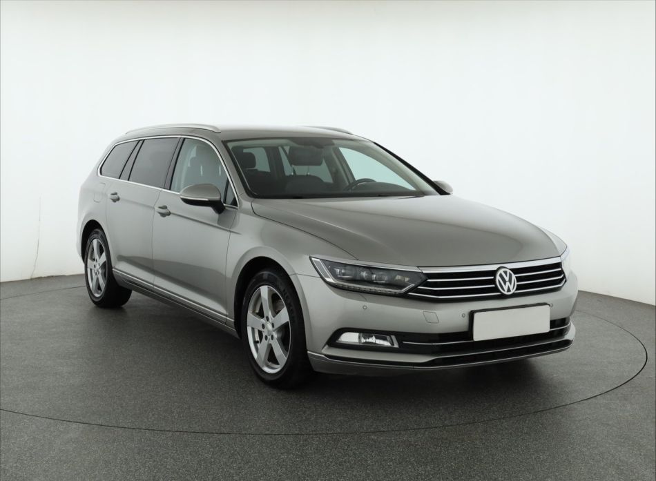 Volkswagen Passat - 2015