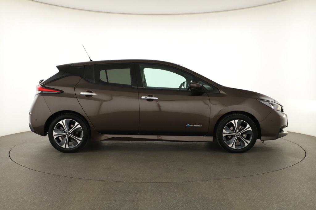 Nissan Leaf 2018 40 kWh 19458km Tekna