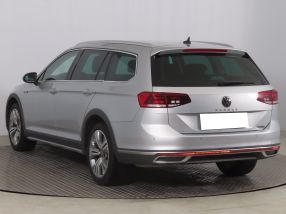 Volkswagen Passat - 2021