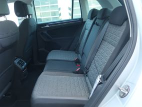 Volkswagen Tiguan - 2021