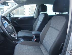 Volkswagen Tiguan - 2021
