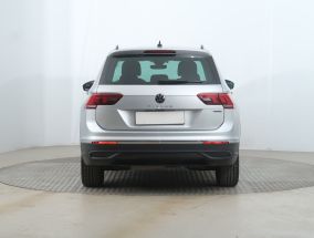 Volkswagen Tiguan - 2021