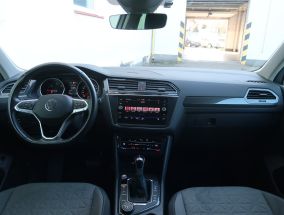 Volkswagen Tiguan - 2021
