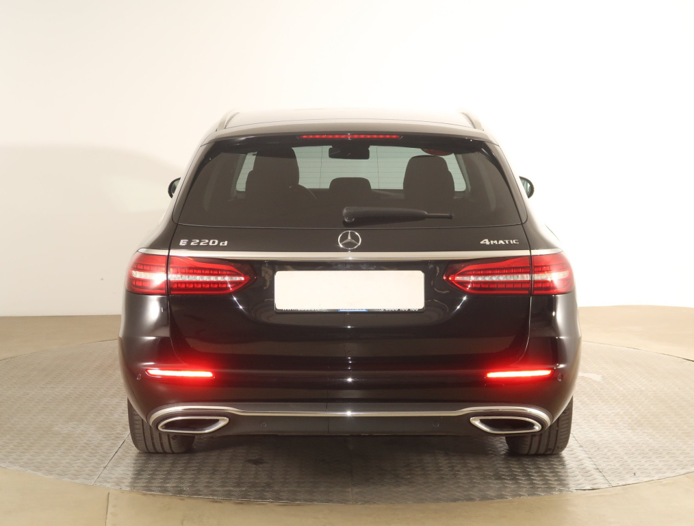 Mercedes-Benz E