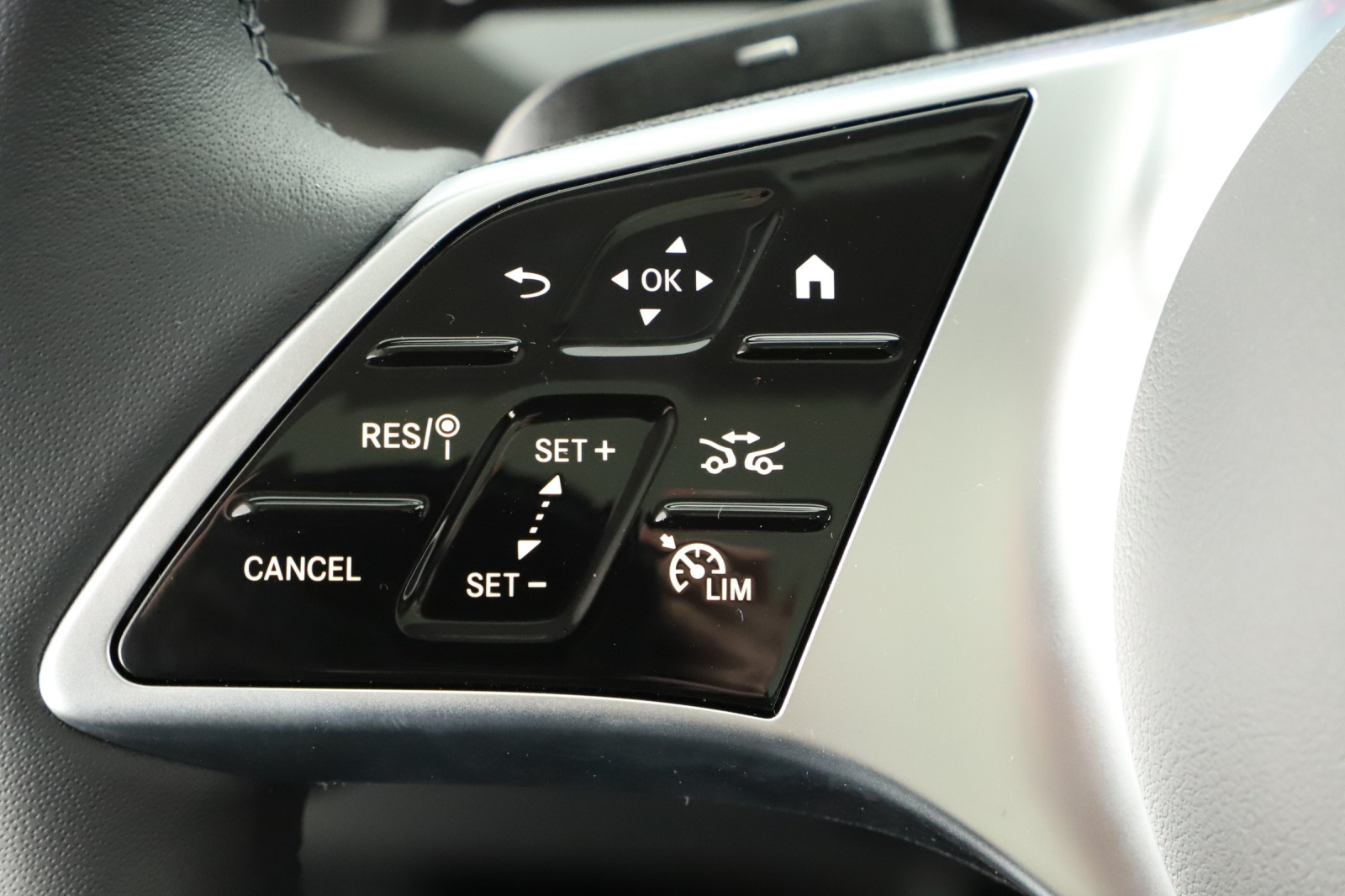 Mercedes-Benz CLA - 2025