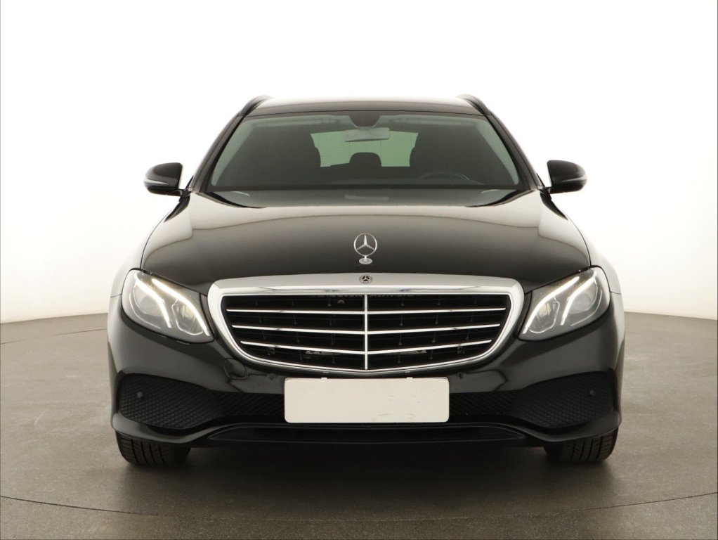 Mercedes-Benz E