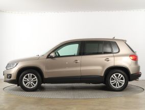 Volkswagen Tiguan - 2016