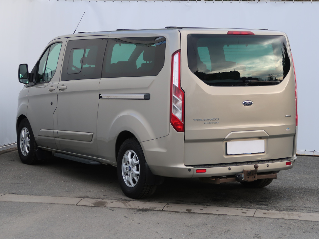 Ford Tourneo Custom