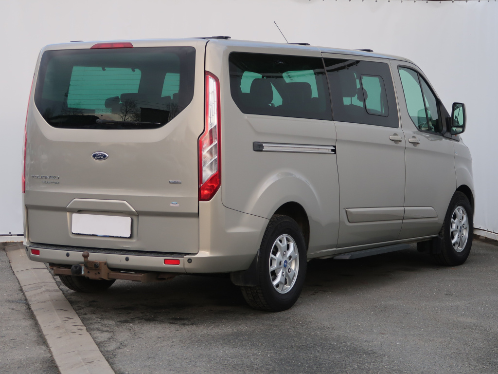Ford Tourneo Custom