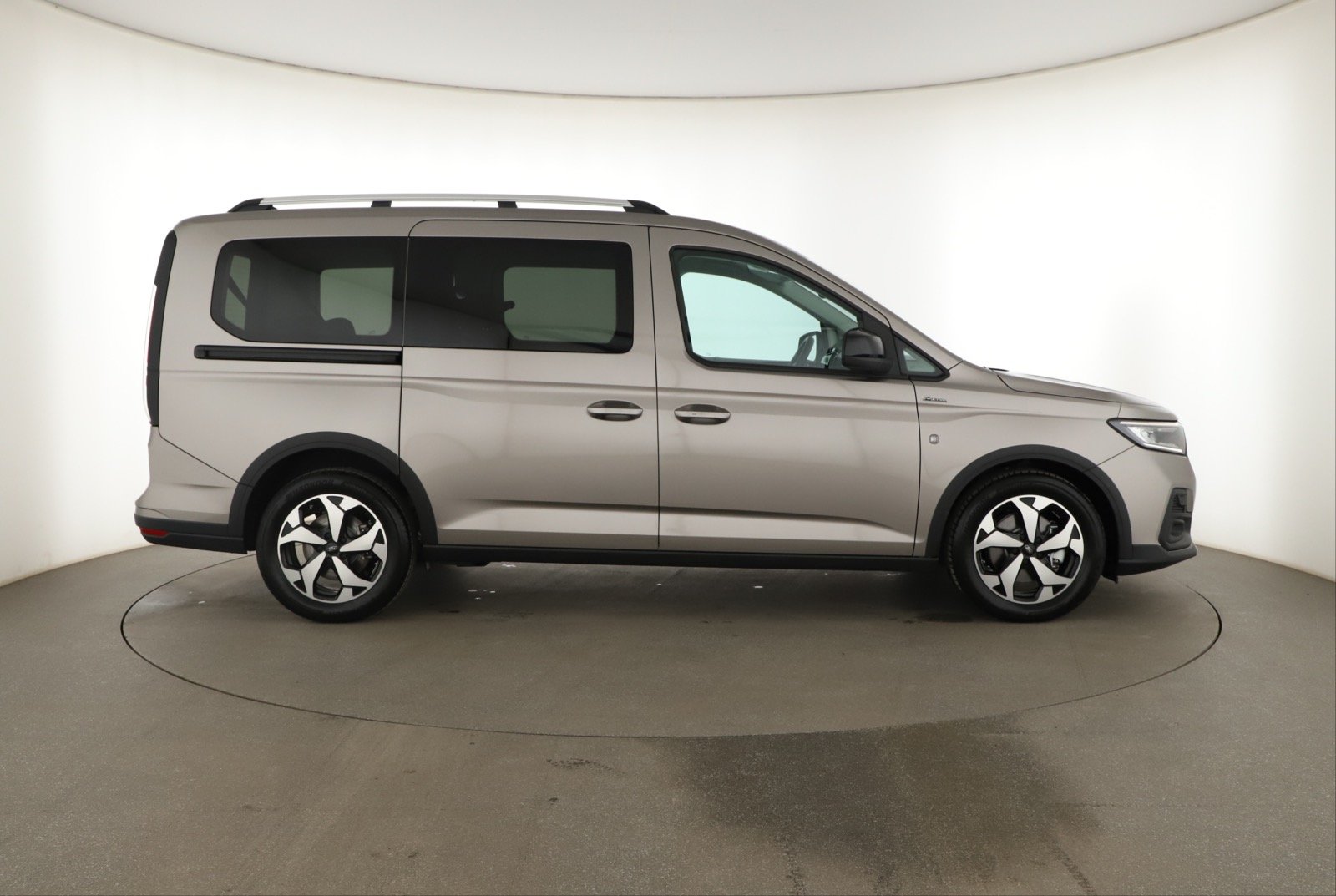 Ford Tourneo Connect - 2025