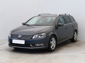 Volkswagen Passat - 2011