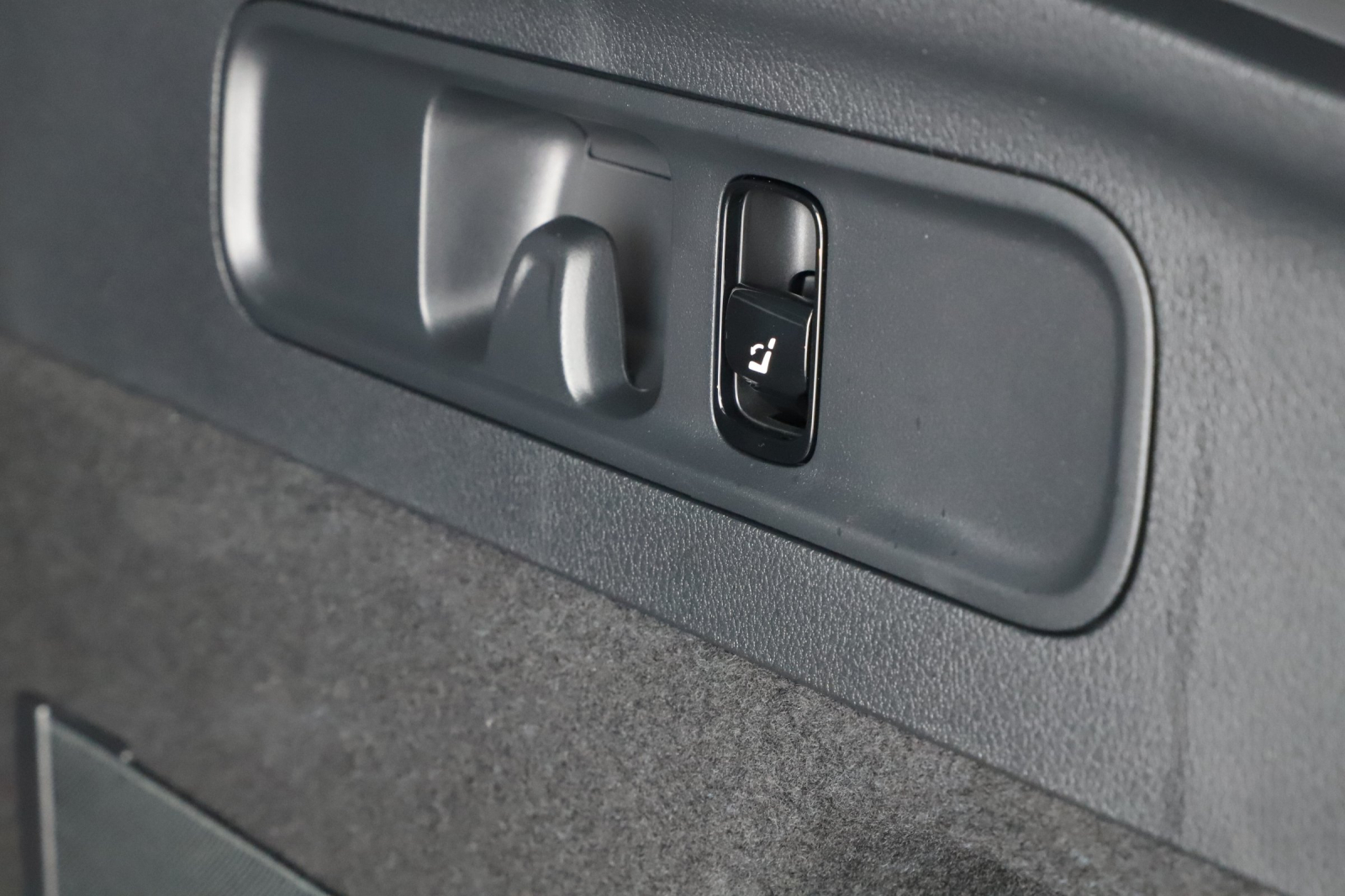 Mercedes - Benz GLC - 2025