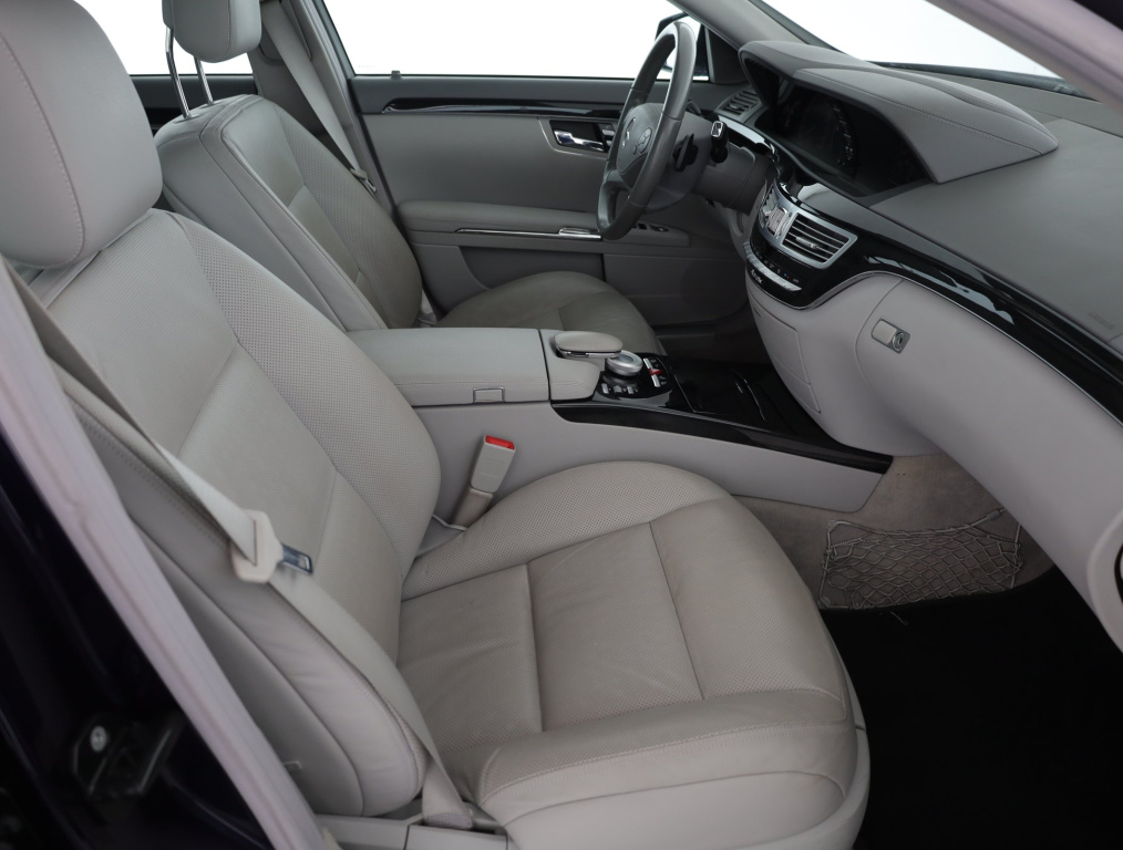 Mercedes-Benz S