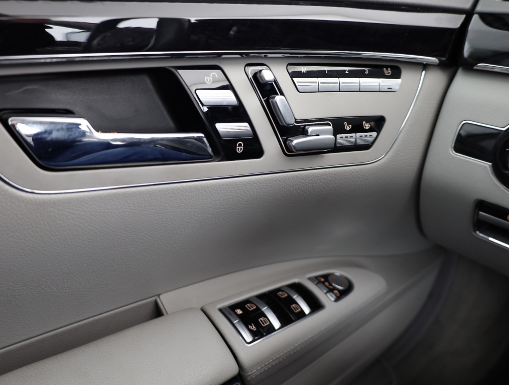 Mercedes-Benz S