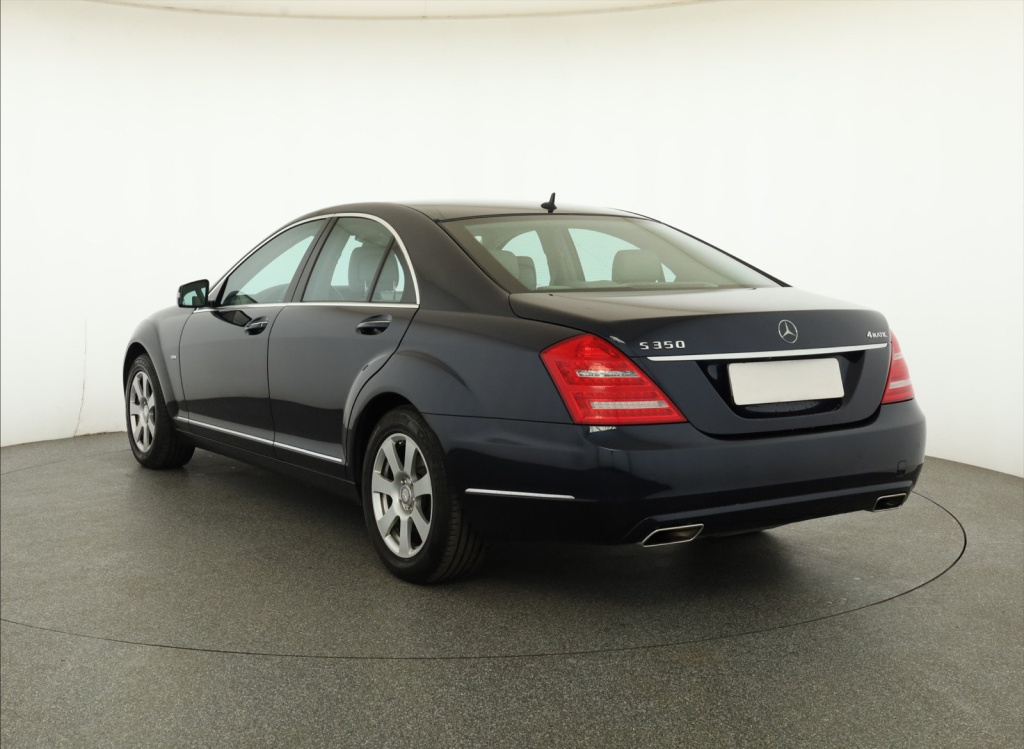 Mercedes-Benz S