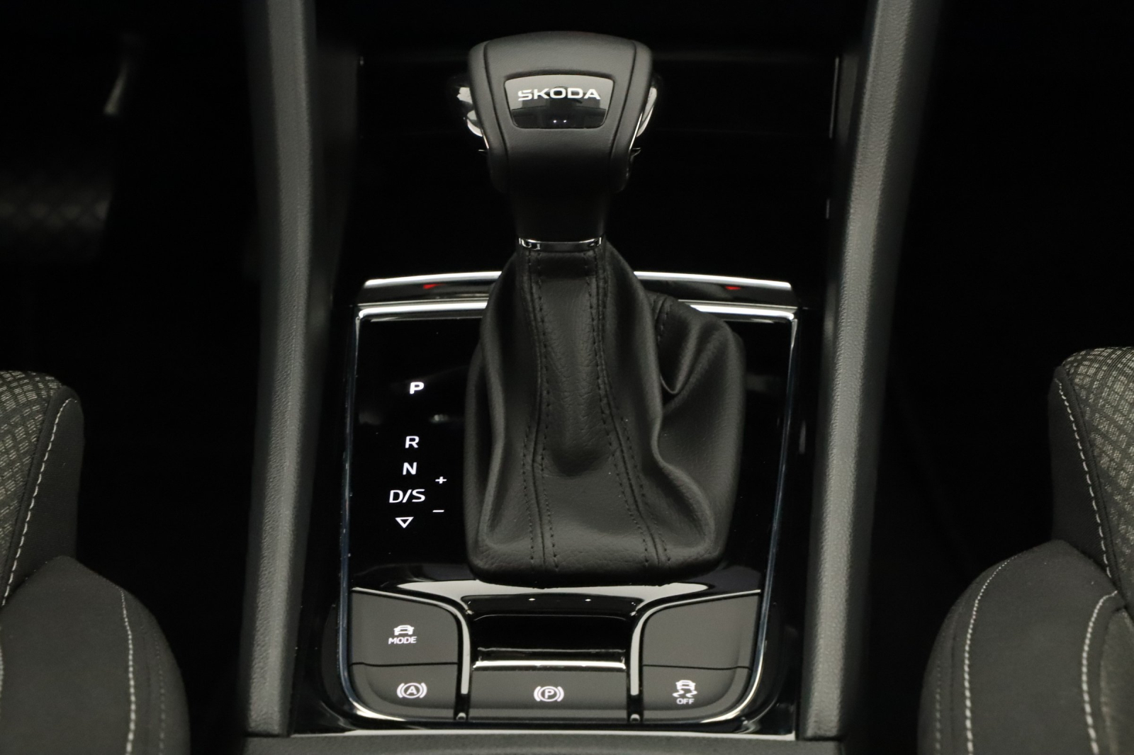 Škoda Karoq - 2025