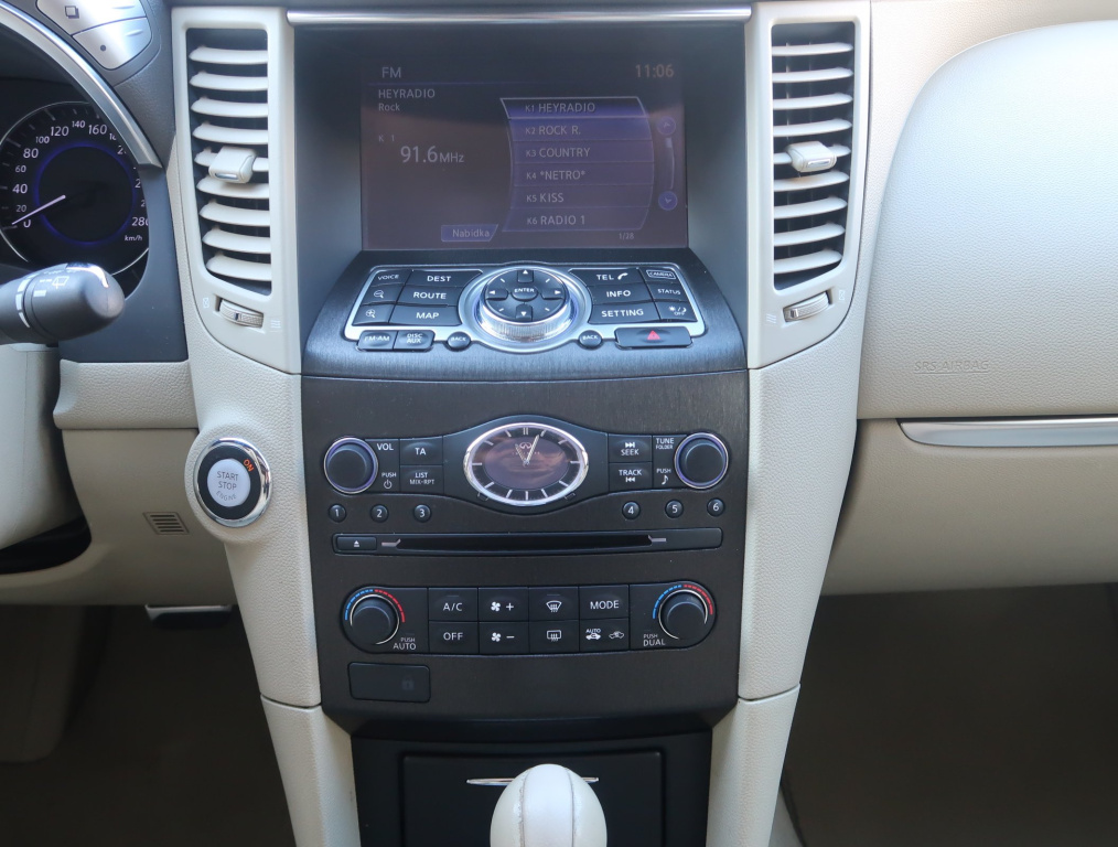 Infiniti QX70