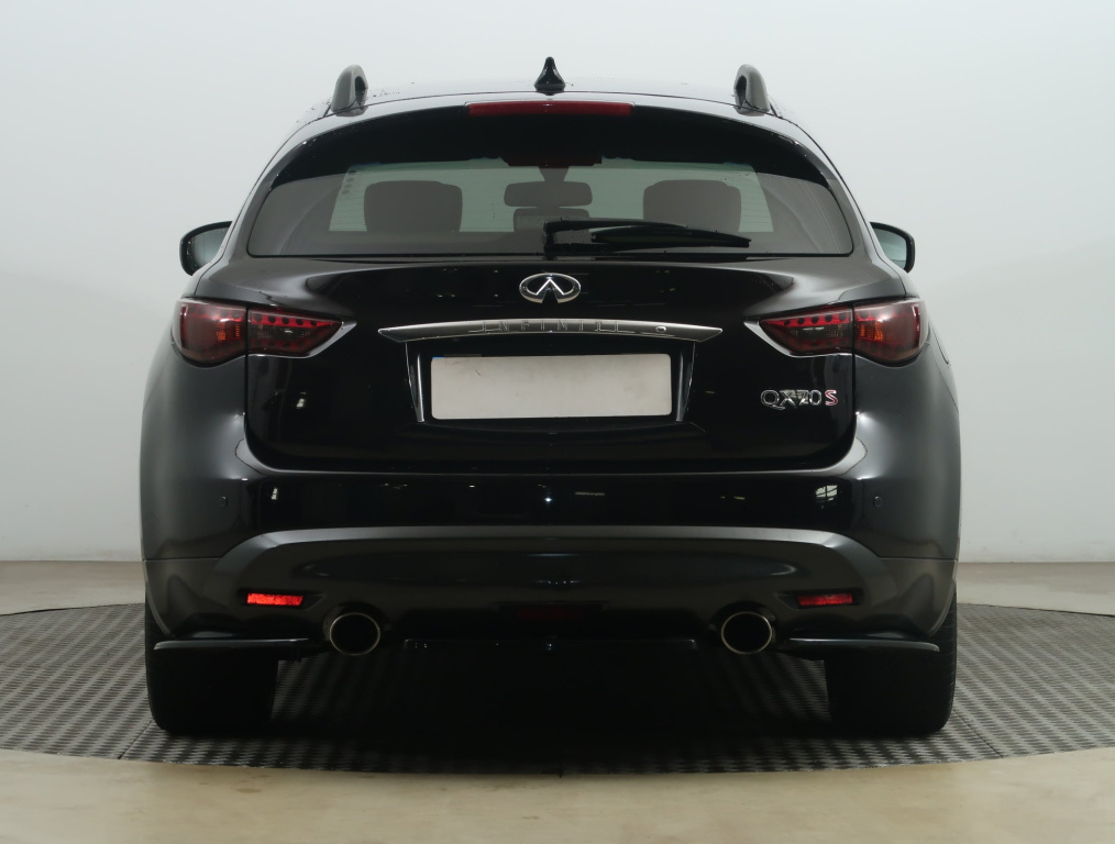 Infiniti QX70