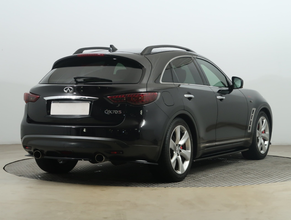 Infiniti QX70