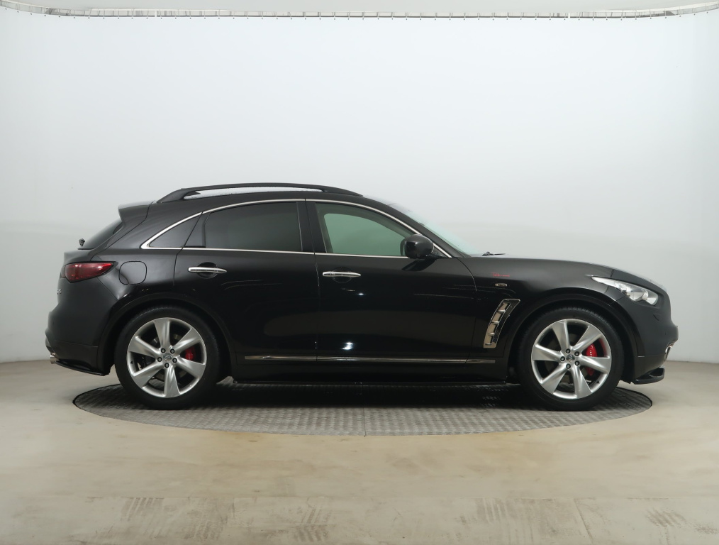 Infiniti QX70