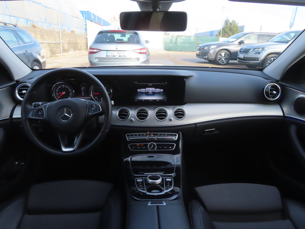 Mercedes-Benz E