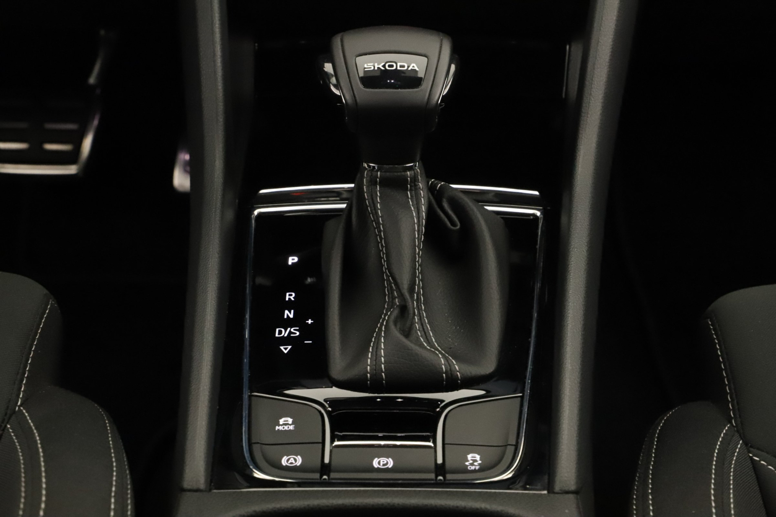 Škoda Karoq - 2025