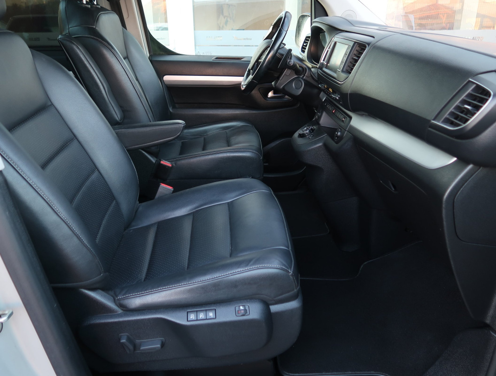 Peugeot Traveller