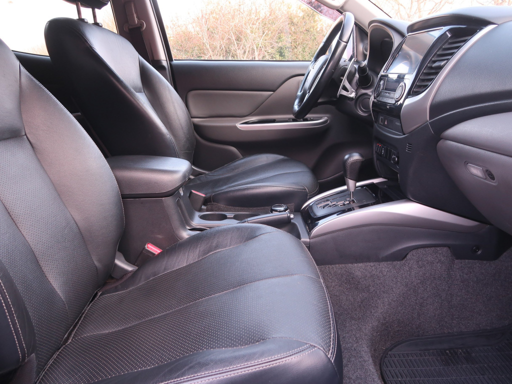 Mitsubishi L200