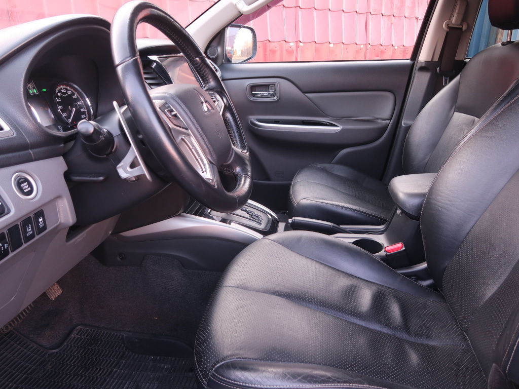 Mitsubishi L200