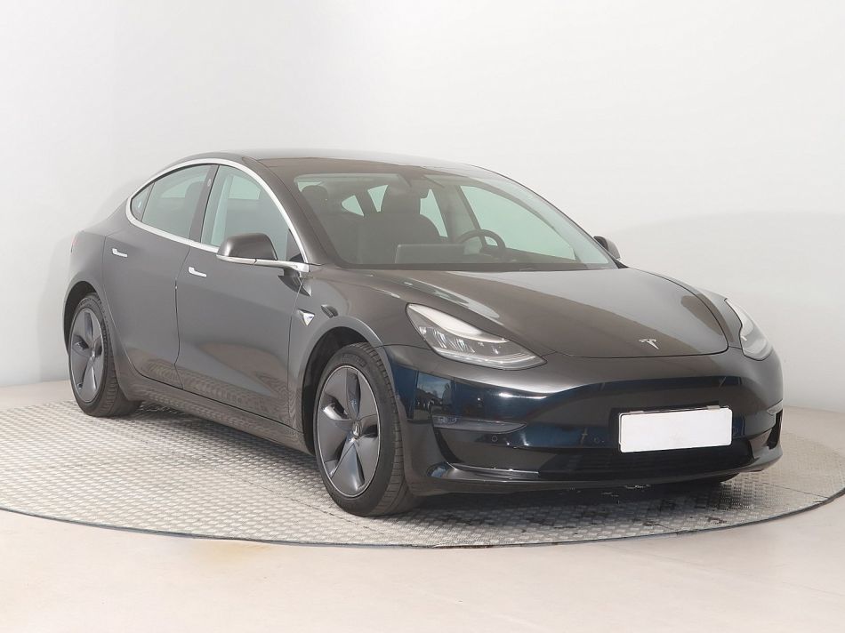 Tesla Model 3 - 2019