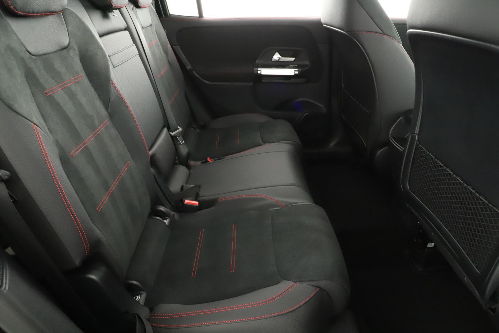 Mercedes - Benz GLB - 2025