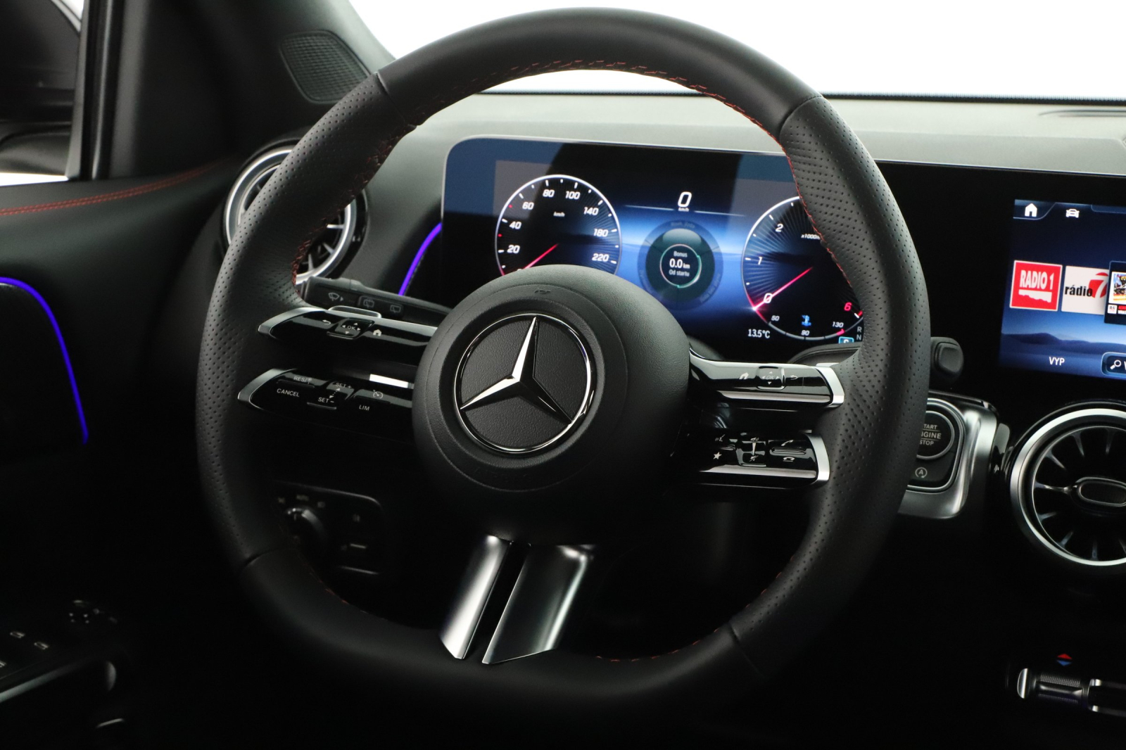 Mercedes - Benz GLB - 2025