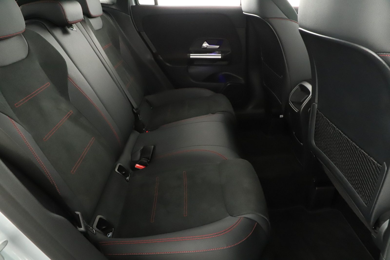 Mercedes - Benz GLA - 2025