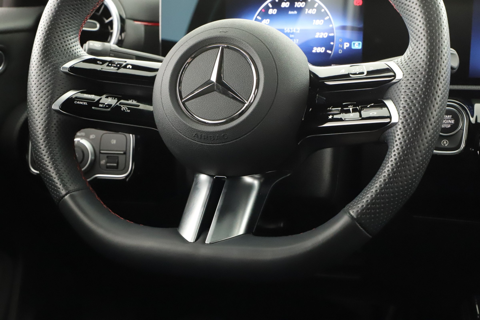 Mercedes-Benz A - 2025