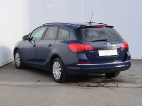 Opel Astra - 2013