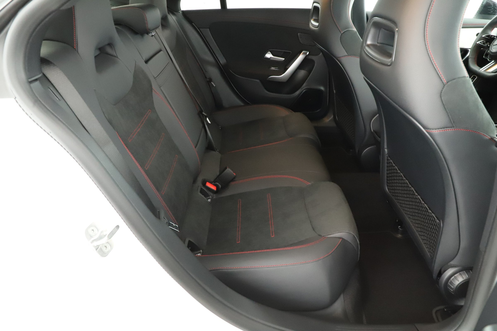 Mercedes - Benz CLA - 2025