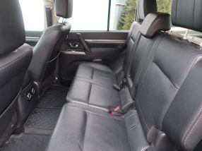 Mitsubishi Pajero - 2016