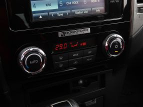 Mitsubishi Pajero - 2016