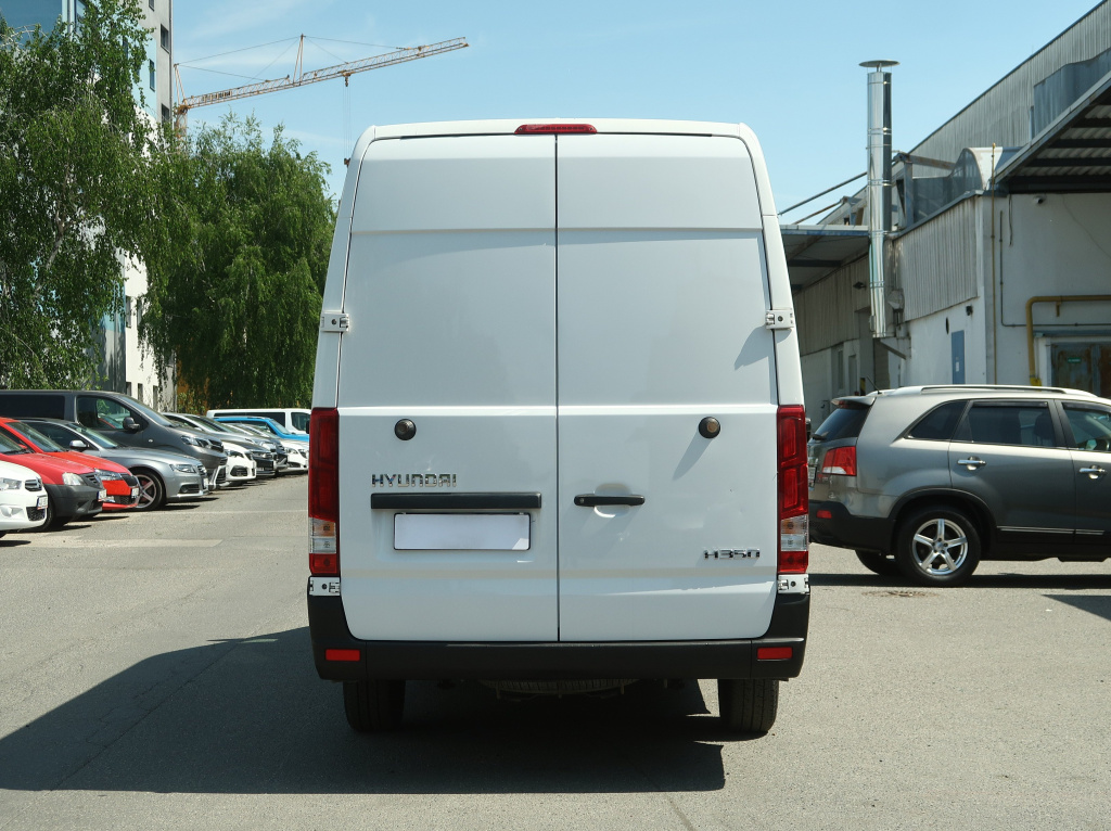 Hyundai H350