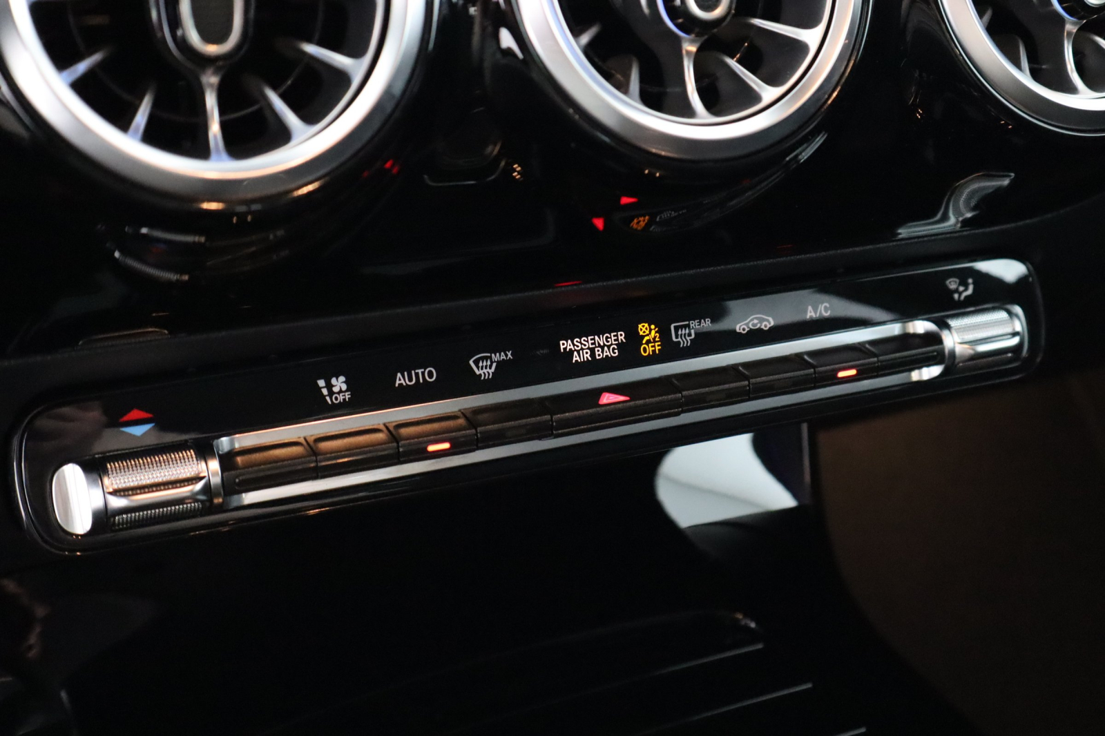 Mercedes-Benz CLA - 2025