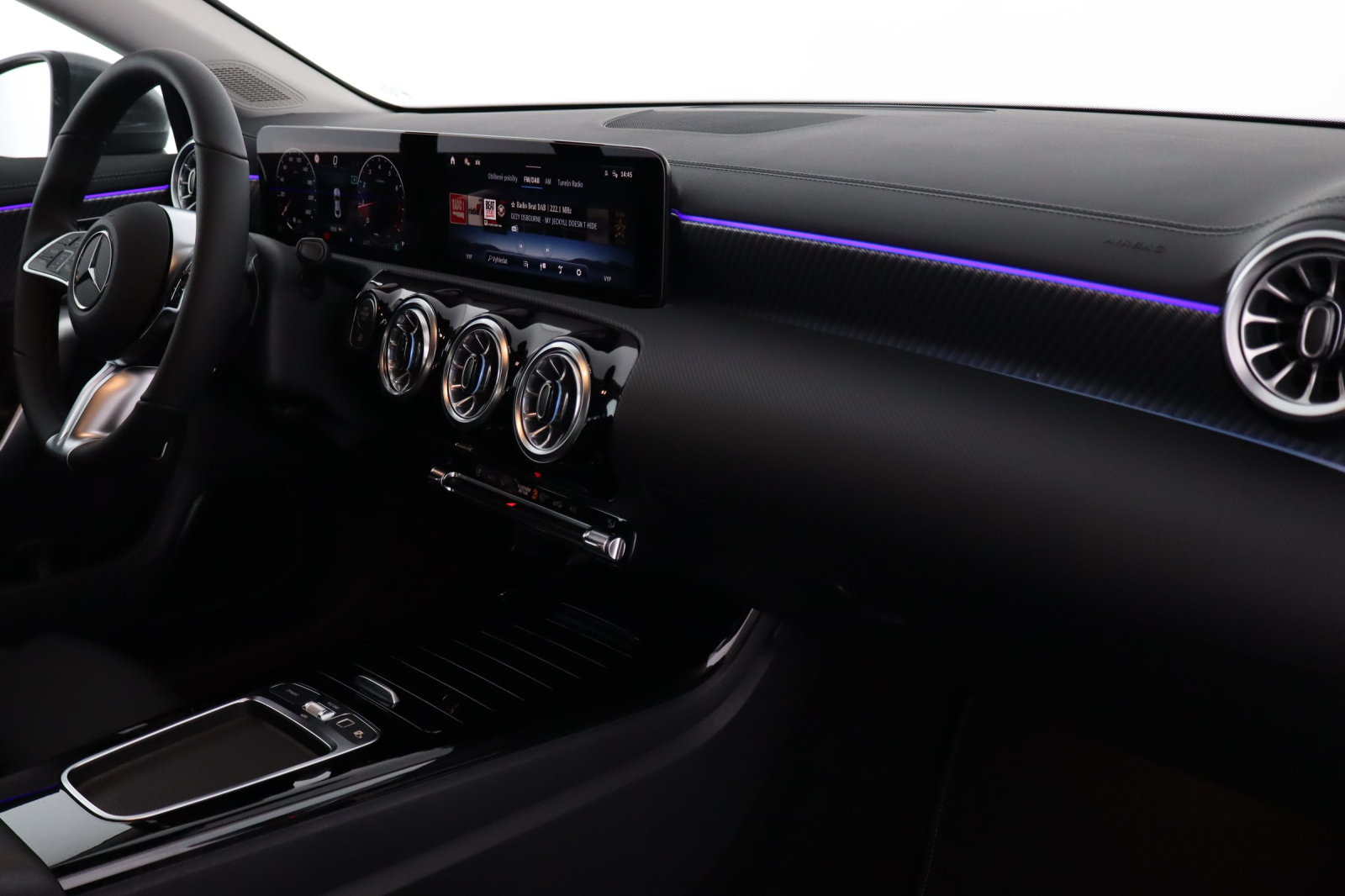 Mercedes-Benz CLA - 2025