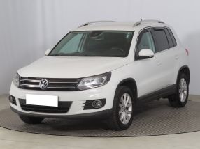 Volkswagen Tiguan - 2015