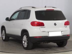 Volkswagen Tiguan - 2015