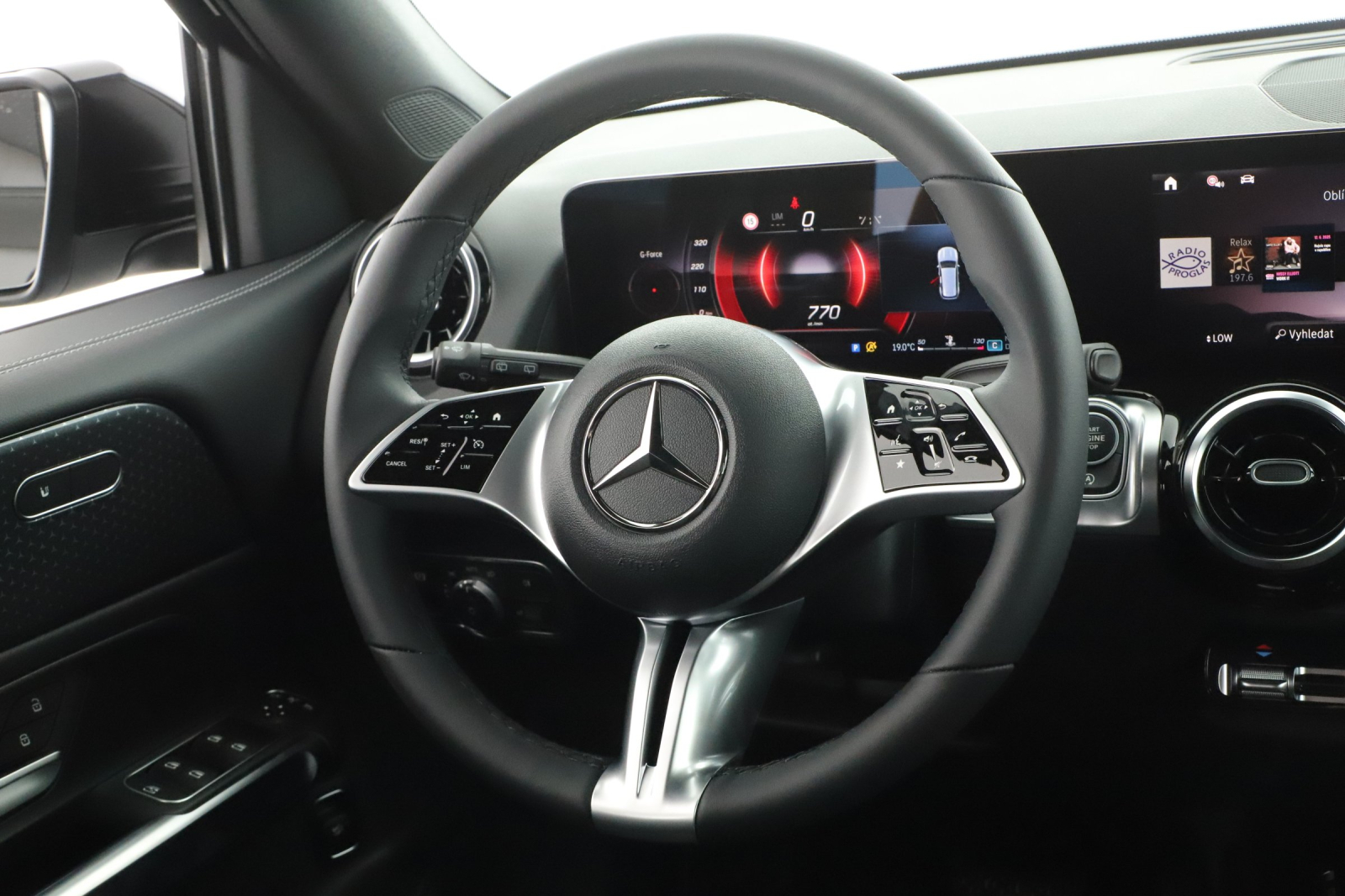 Mercedes-Benz GLB - 2025