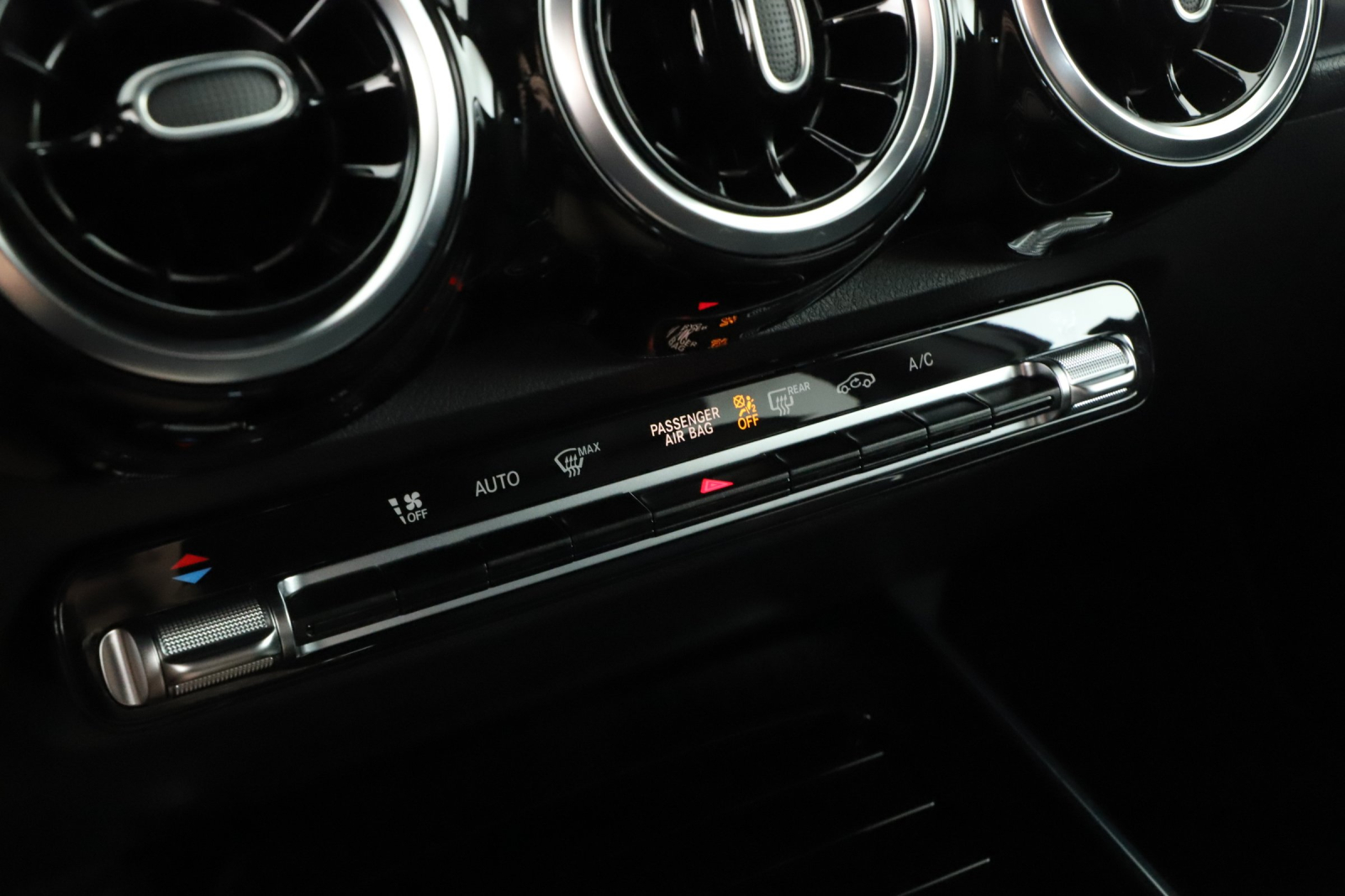 Mercedes-Benz GLB - 2025