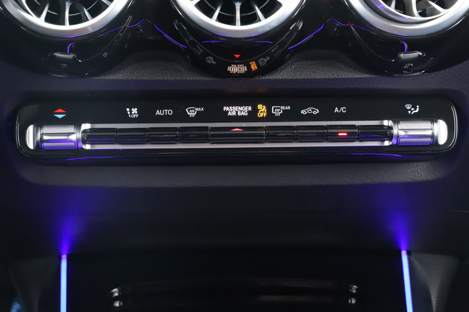 Mercedes - Benz GLB - 2025