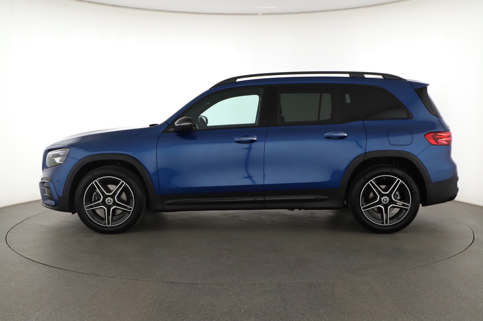 Mercedes - Benz GLB - 2025