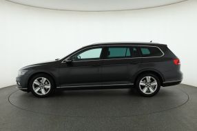 Volkswagen Passat - 2021